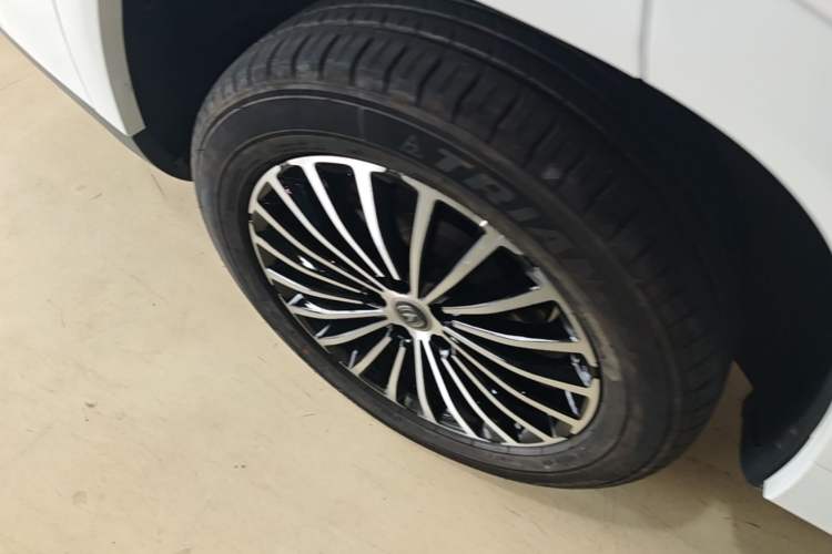 Used CHANGAN CS95 2019 2.0T Four-Wheel Drive Luxury Version Right Rear Wheel Hub