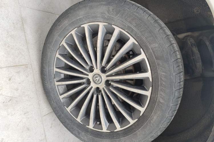 Used CHANGAN CS95 2019 2.0T Four-Wheel Drive Luxury Version Right Rear Wheel Hub