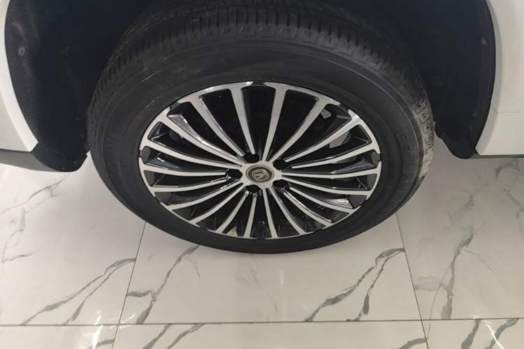 Used CHANGAN CS95 2019 2.0T Two-Wheel-Drive Luxury Version Right Rear Wheel Hub