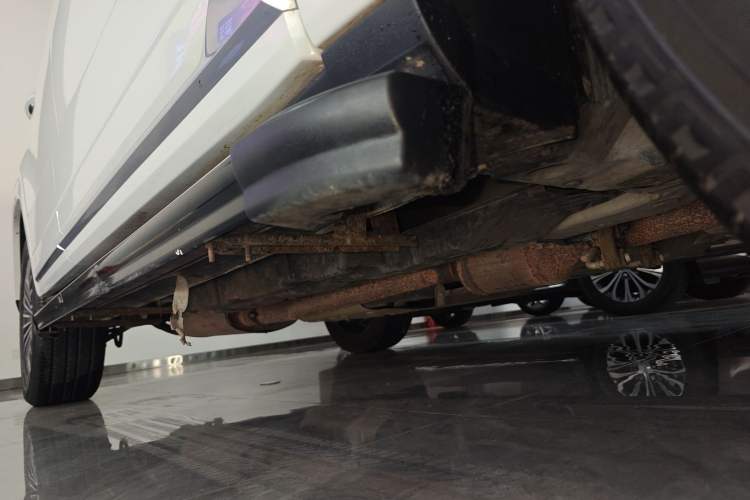 Used CHANGAN CS95 2019 2.0T Two-Wheel-Drive Luxury Version Right Side Sill