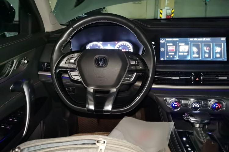 Used CHANGAN CS95 2019 2.0T Four-Wheel Drive Prestige Version Steering Wheel