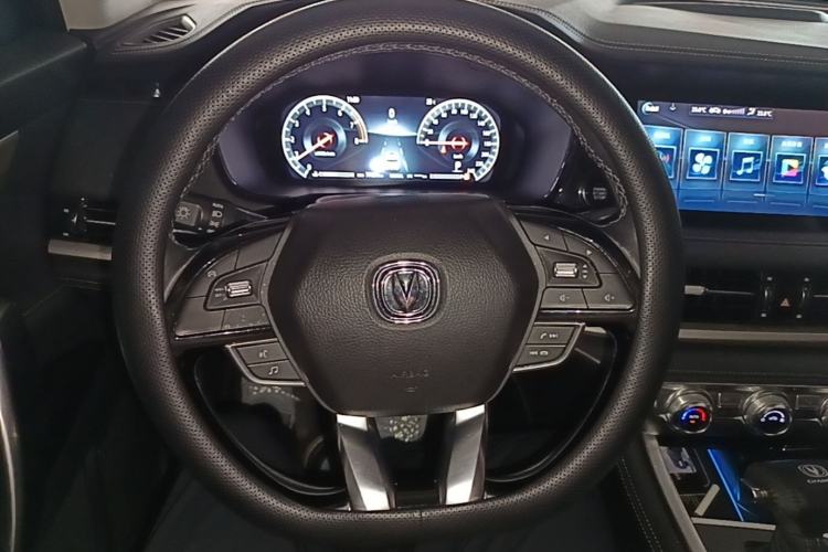 Used CHANGAN CS95 2019 2.0T Two-Wheel-Drive Luxury Version Steering Wheel