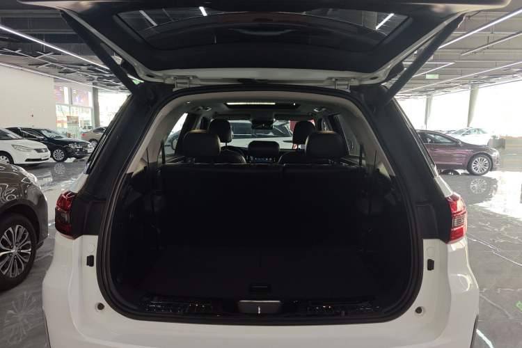 Used CHANGAN CS95 2019 2.0T Two-Wheel-Drive Luxury Version Trunk