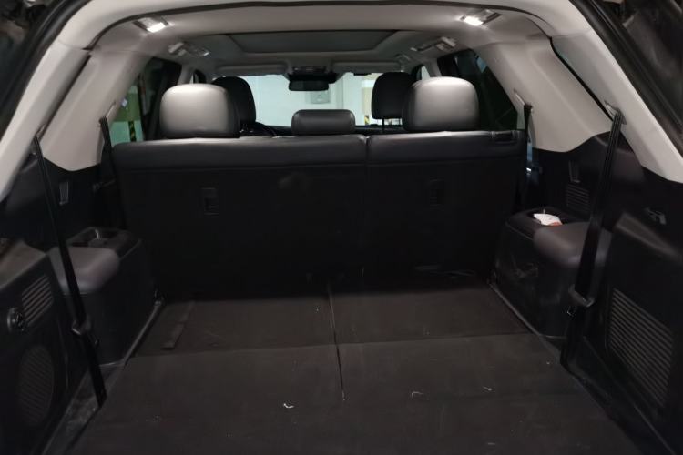 Used CHANGAN CS95 2019 2.0T Four-Wheel Drive Prestige Version Trunk