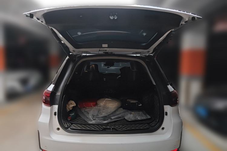 Used CHANGAN CS95 2019 2.0T Two-Wheel-Drive Luxury Version Trunk