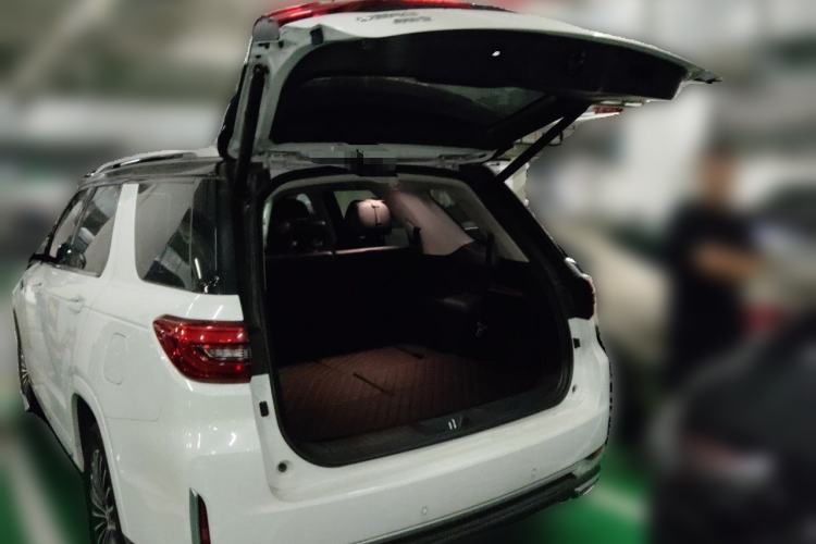 Used CHANGAN CS95 2019 2.0T Four-Wheel Drive Luxury Version Trunk