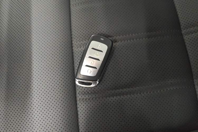 Used CHANGAN CS95 2019 2.0T Two-Wheel-Drive Luxury Version Vehicle Key