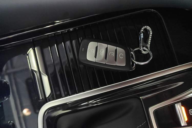 Used CHANGAN CS95 2019 2.0T Two-Wheel-Drive Luxury Version Vehicle Key