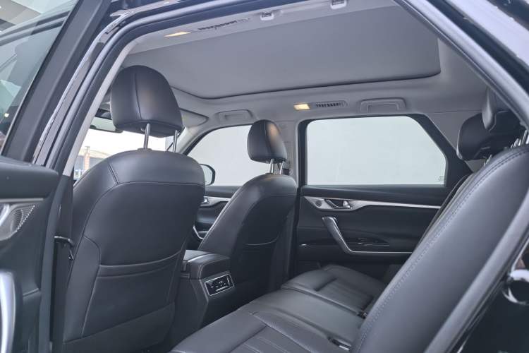 Used CHANGAN CS95 2021 2.0T Two-Wheel Drive Luxury Version Interior 11