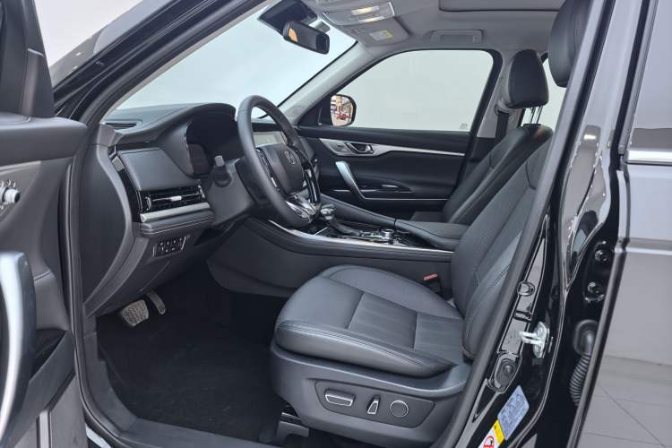 Used CHANGAN CS95 2021 2.0T Two-Wheel Drive Luxury Version Interior 4