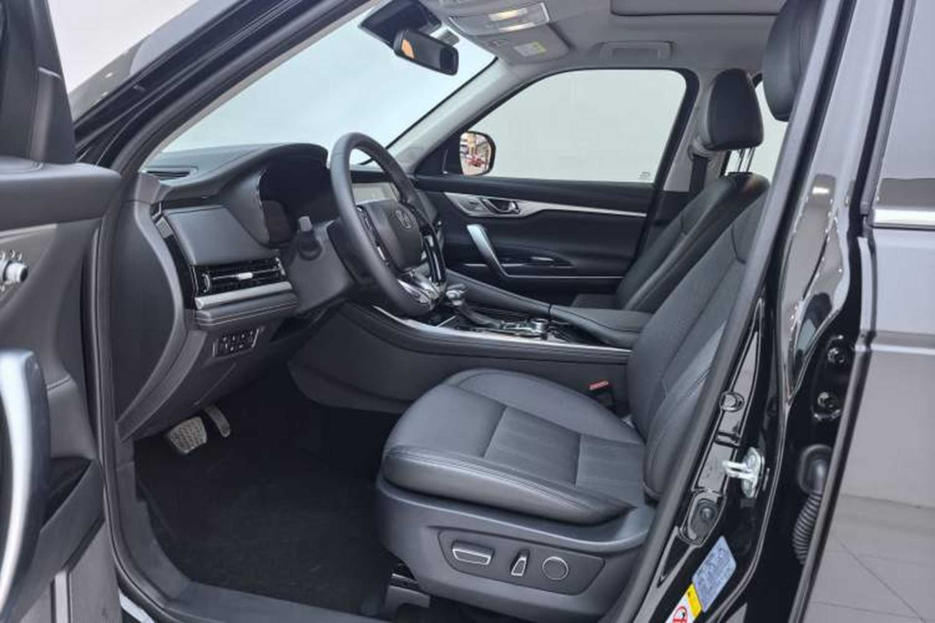 Used CHANGAN CS95 2021 2.0T Two-Wheel Drive Luxury Version Interior 4