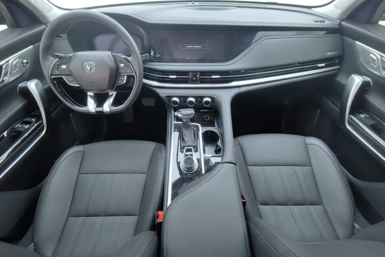 Used CHANGAN CS95 2021 2.0T Two-Wheel Drive Luxury Version Interior 6