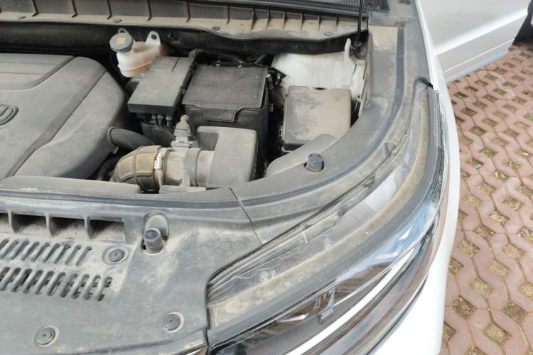 Used CHANGAN CS95 2021 2.0T Two-Wheel Drive Luxury Version Engine Bay Left