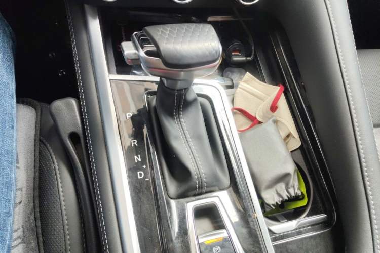 Used CHANGAN CS95 2021 2.0T Two-Wheel Drive Luxury Version Gear Lever
