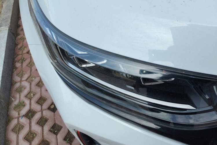 Used CHANGAN CS95 2021 2.0T Two-Wheel Drive Luxury Version Right Front Headlight
