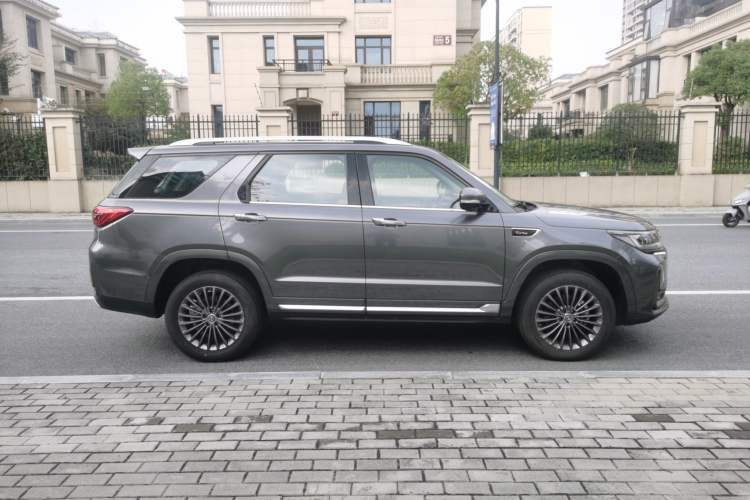 Used CHANGAN CS95 2021 2.0T Two-Wheel Drive Luxury Version Exterior 2