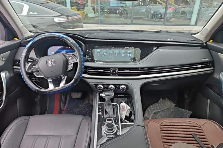 Used CHANGAN CS95 2021 2.0T Two-Wheel Drive Luxury Version Center Console