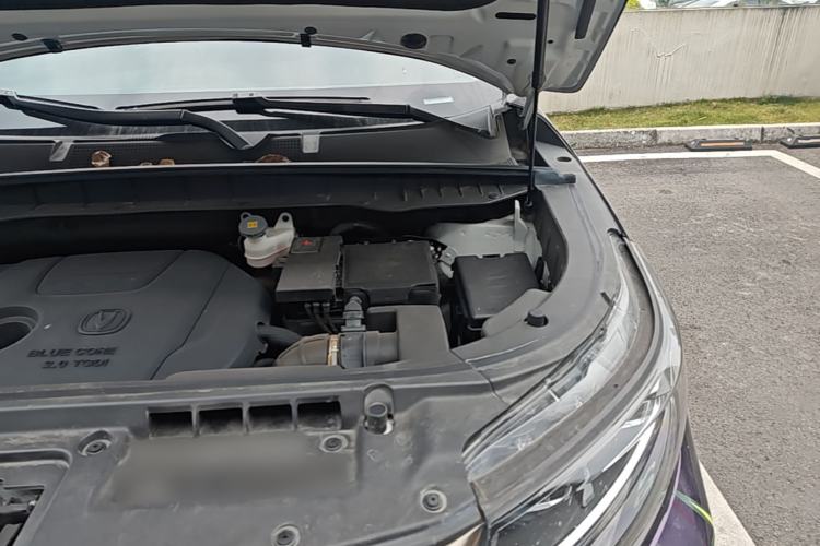 Used CHANGAN CS95 2021 2.0T Two-Wheel Drive Luxury Version Engine Bay Left