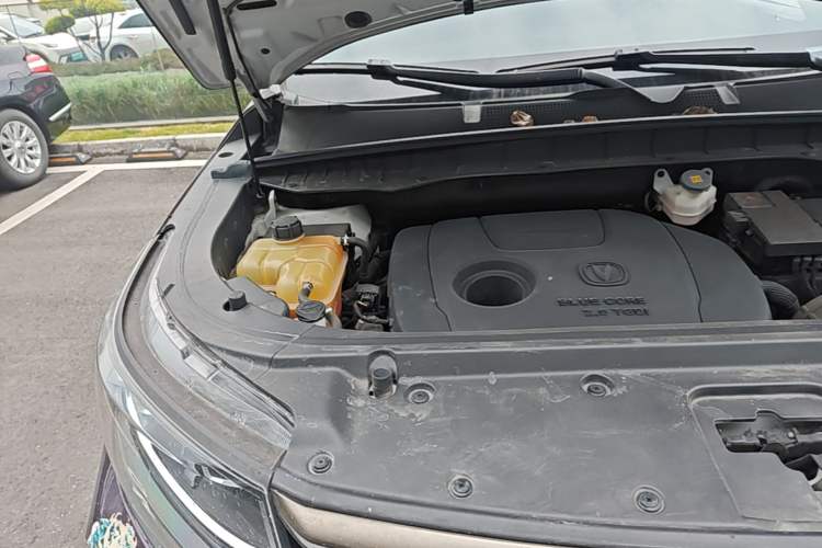 Used CHANGAN CS95 2021 2.0T Two-Wheel Drive Luxury Version Engine Bay Right