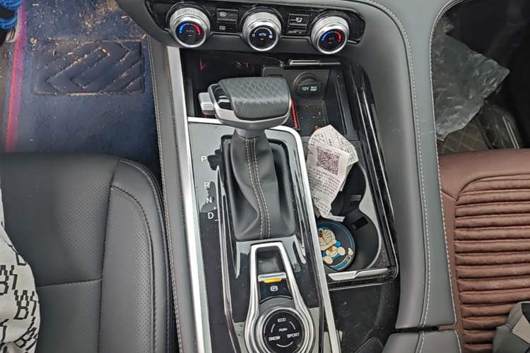 Used CHANGAN CS95 2021 2.0T Two-Wheel Drive Luxury Version Gear Lever