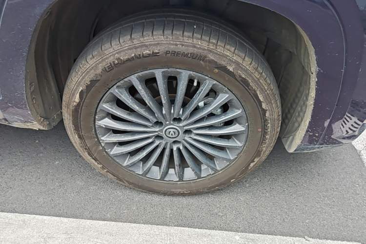 Used CHANGAN CS95 2021 2.0T Two-Wheel Drive Luxury Version Right Front Wheel Hub