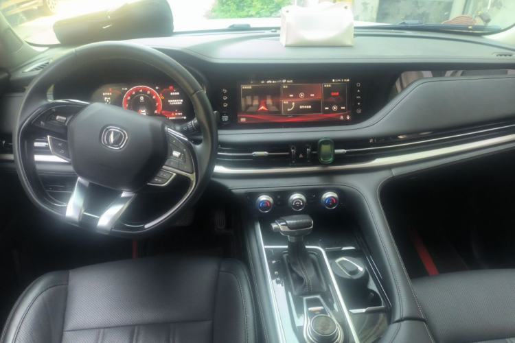 Used CHANGAN CS95 2021 2.0T Two-Wheel Drive Luxury Version Center Console