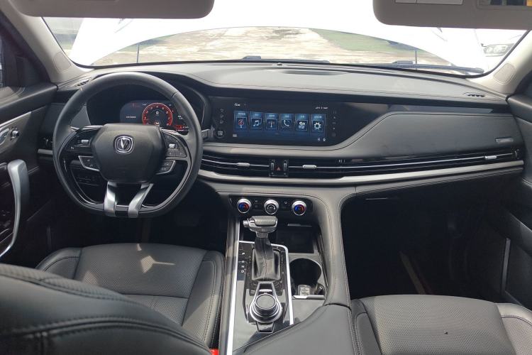 Used CHANGAN CS95 2021 2.0T Two-Wheel Drive Luxury Version Center Console