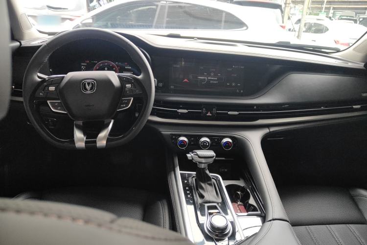 Used CHANGAN CS95 2021 2.0T Four-Wheel Drive Luxury Version Center Console