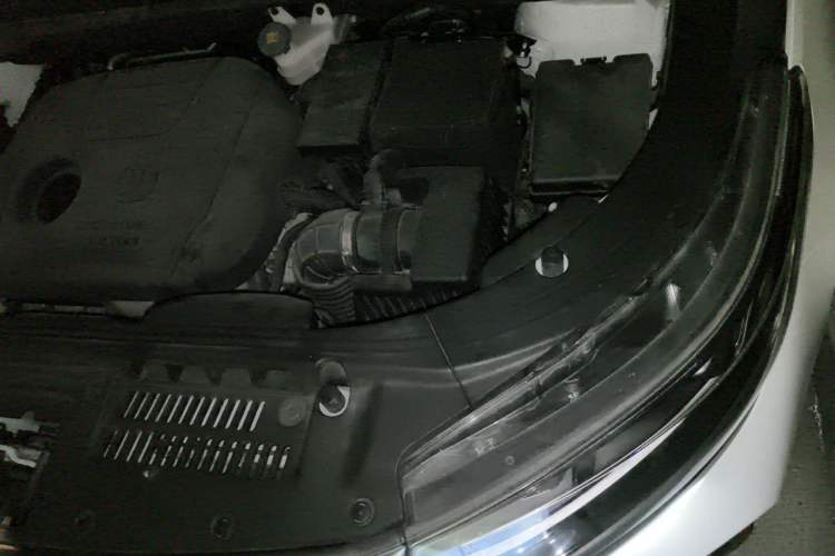 Used CHANGAN CS95 2021 2.0T Two-Wheel Drive Luxury Version Engine Bay Left