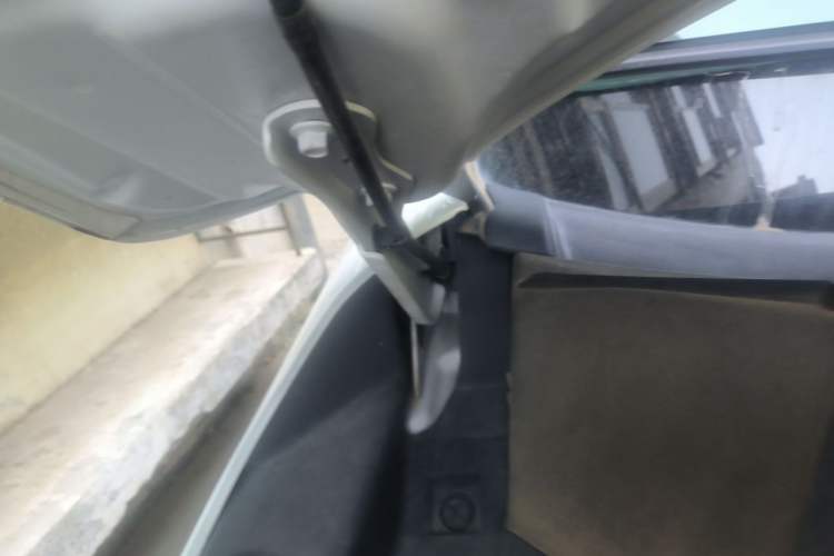 Used CHANGAN CS95 2021 2.0T Two-Wheel Drive Luxury Version Engine Bay Right