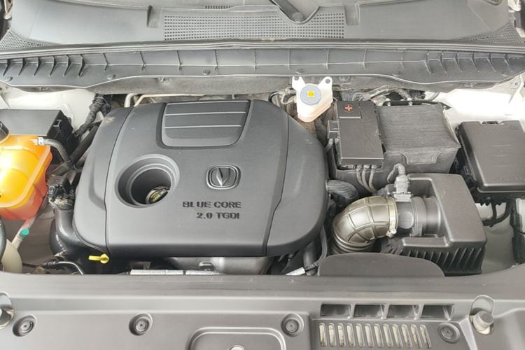 Used CHANGAN CS95 2021 2.0T Two-Wheel Drive Luxury Version Engine Bay