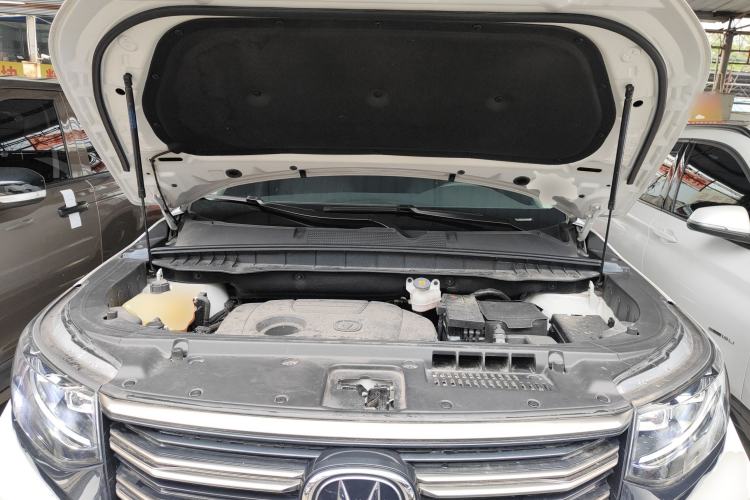 Used CHANGAN CS95 2021 2.0T Four-Wheel Drive Luxury Version Engine Bay