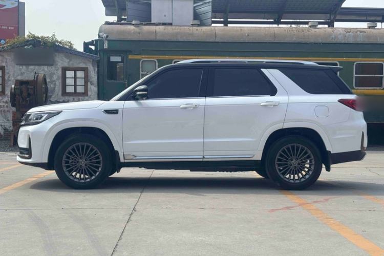 Used CHANGAN CS95 2021 2.0T Two-Wheel Drive Luxury Version Exterior 3