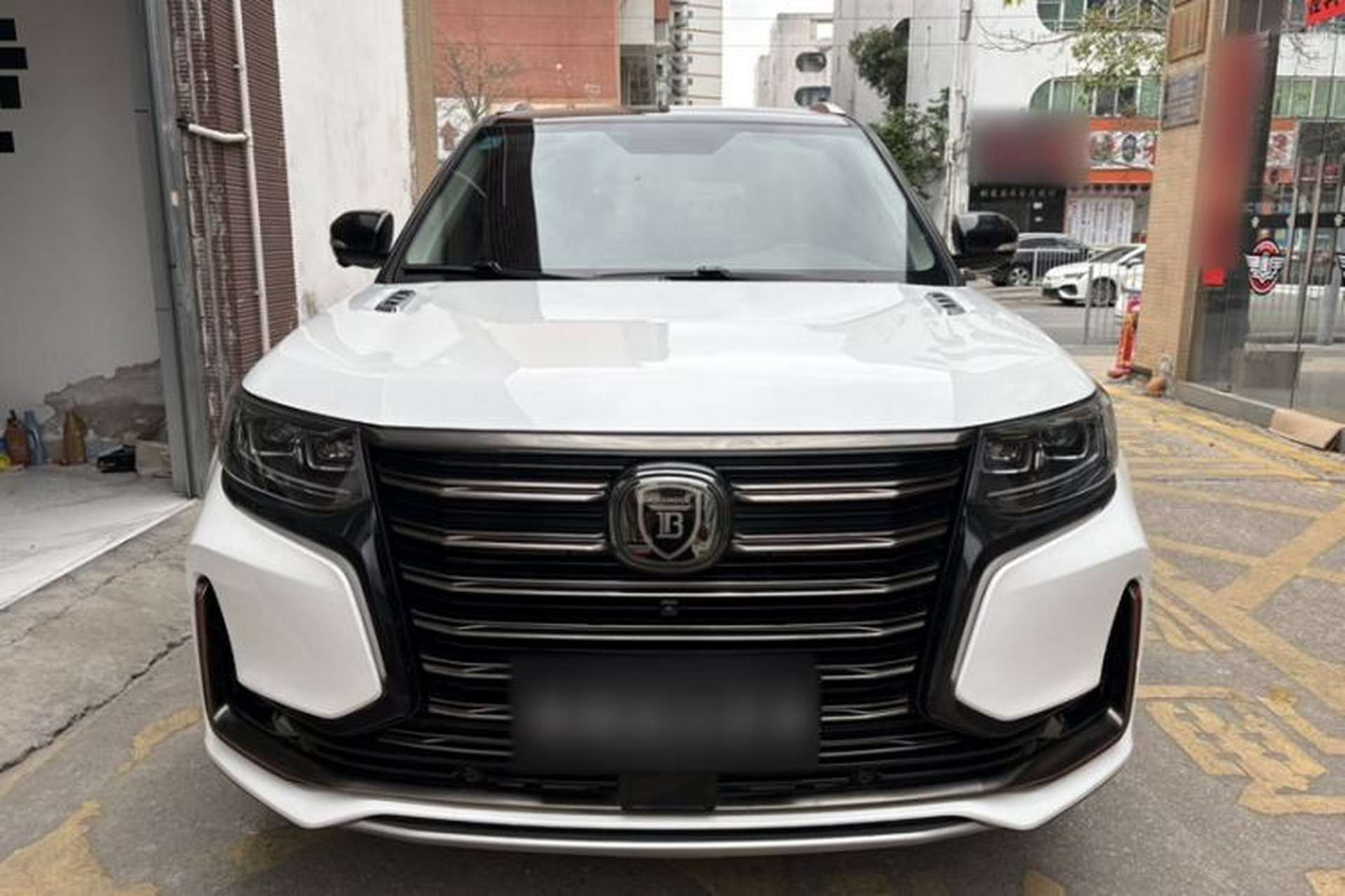 Used CHANGAN CS95 2021 2.0T Two-Wheel Drive Luxury Version Exterior 4