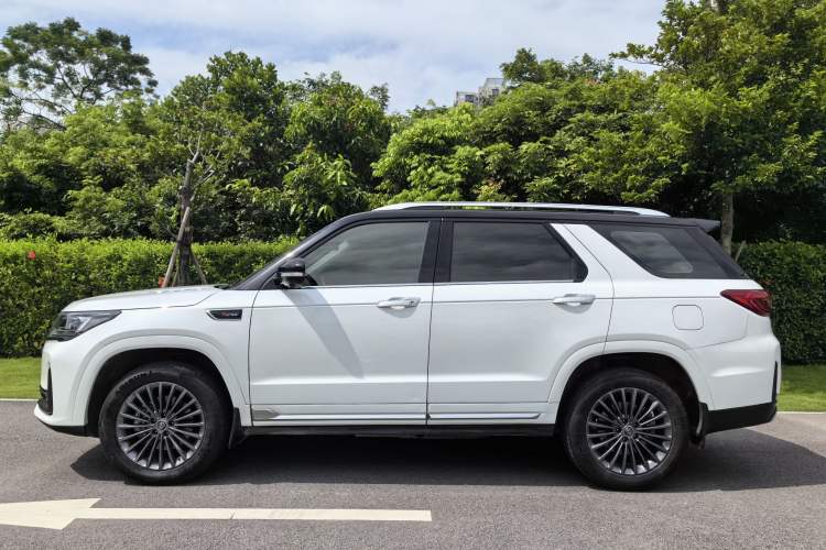 Used CHANGAN CS95 2021 2.0T Two-Wheel Drive Luxury Version Exterior 7