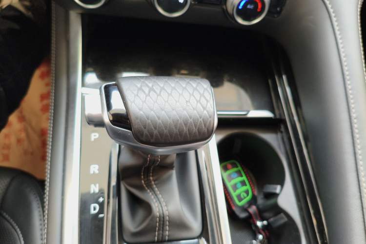 Used CHANGAN CS95 2021 2.0T Two-Wheel Drive Luxury Version Gear Lever