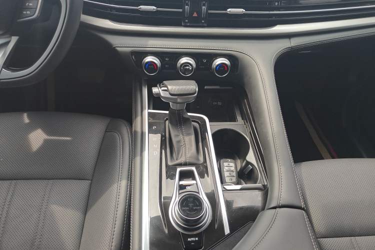 Used CHANGAN CS95 2021 2.0T Two-Wheel Drive Luxury Version Gear Lever