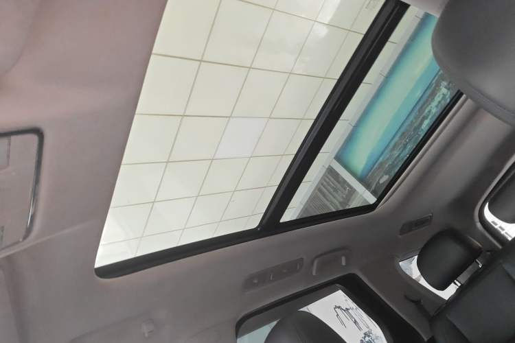 Used CHANGAN CS95 2021 2.0T Two-Wheel Drive Luxury Version Headliner