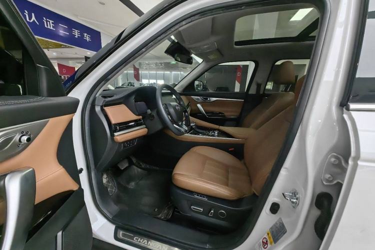 Used CHANGAN CS95 2021 2.0T Four-Wheel Drive Premium Edition Interior 1