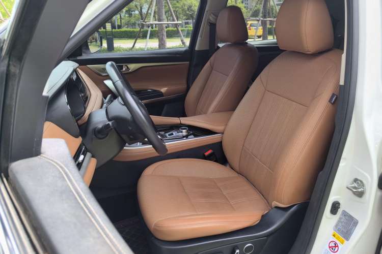 Used CHANGAN CS95 2021 2.0T Two-Wheel Drive Luxury Version Interior 2
