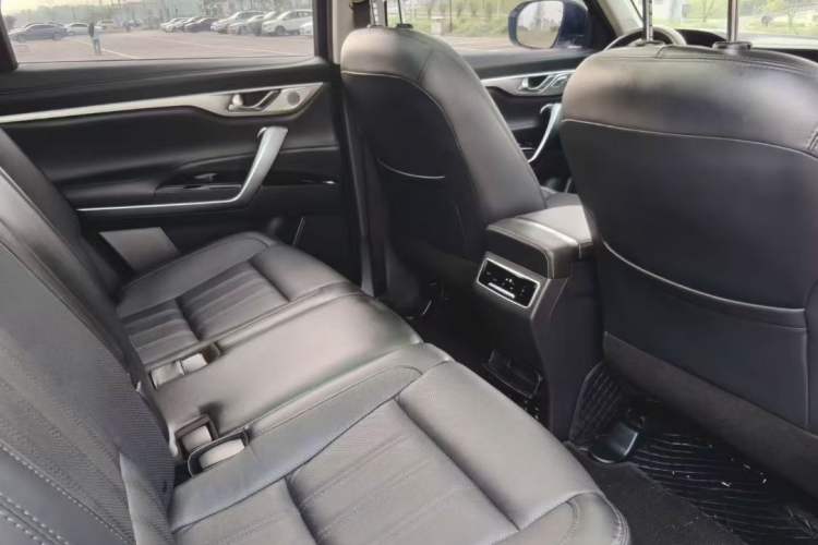 Used CHANGAN CS95 2021 2.0T Two-Wheel Drive Luxury Version Interior 2