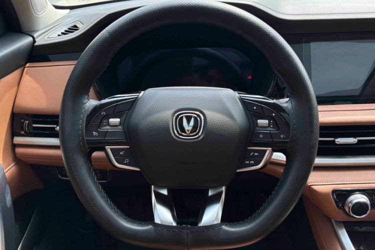 Used CHANGAN CS95 2021 2.0T Two-Wheel Drive Luxury Version Interior 2