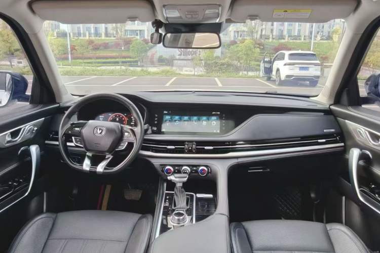 Used CHANGAN CS95 2021 2.0T Two-Wheel Drive Luxury Version Interior 3