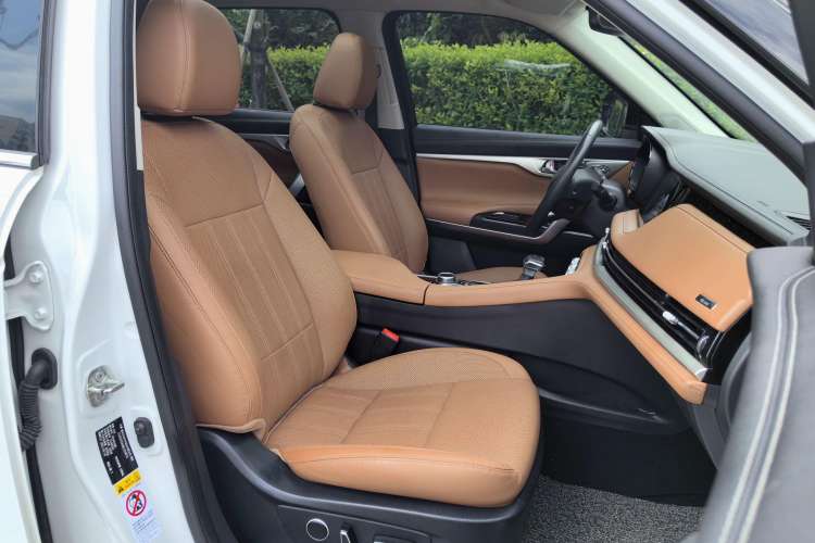 Used CHANGAN CS95 2021 2.0T Two-Wheel Drive Luxury Version Interior 4