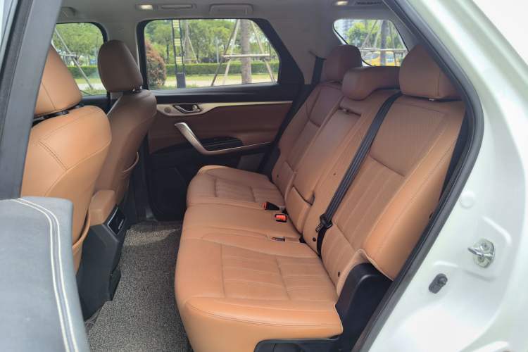 Used CHANGAN CS95 2021 2.0T Two-Wheel Drive Luxury Version Interior 5
