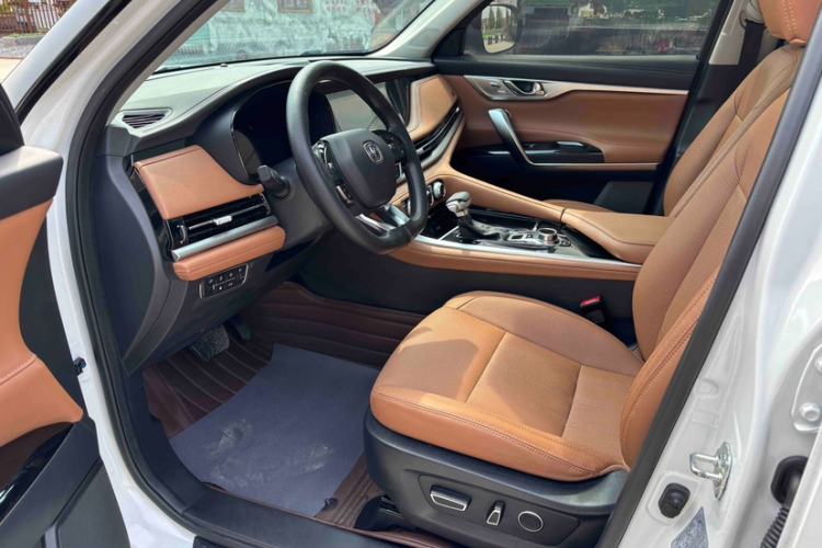 Used CHANGAN CS95 2021 2.0T Two-Wheel Drive Luxury Version Interior 5