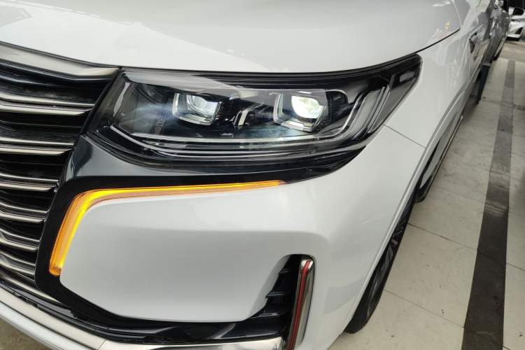 Used CHANGAN CS95 2021 2.0T Four-Wheel Drive Luxury Version Left Front Headlight