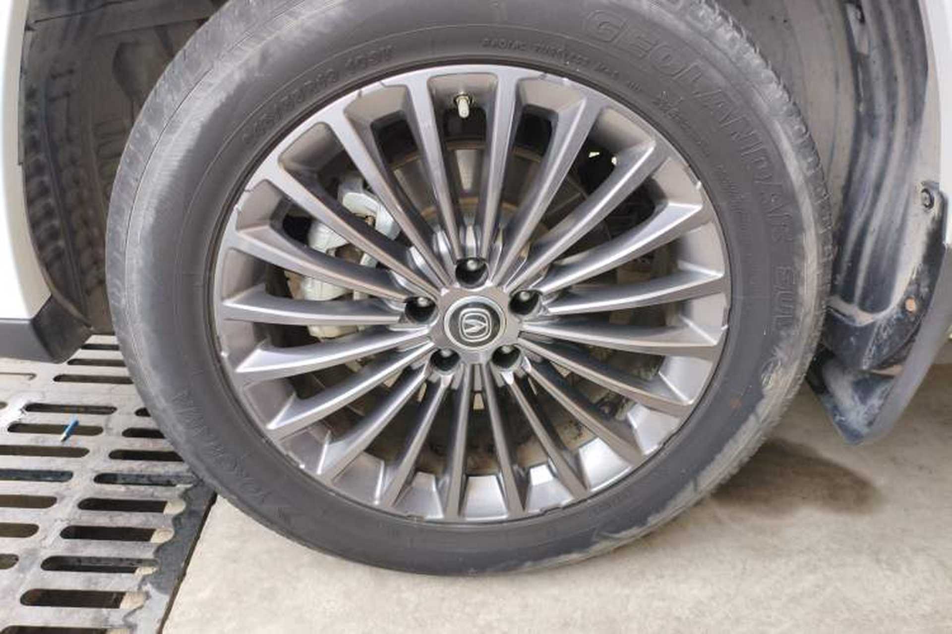 Used CHANGAN CS95 2021 2.0T Two-Wheel Drive Luxury Version Left Front Wheel Hub