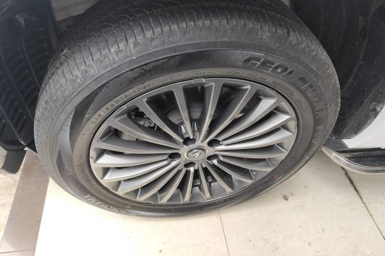 Used CHANGAN CS95 2021 2.0T Four-Wheel Drive Luxury Version Left Front Wheel Hub
