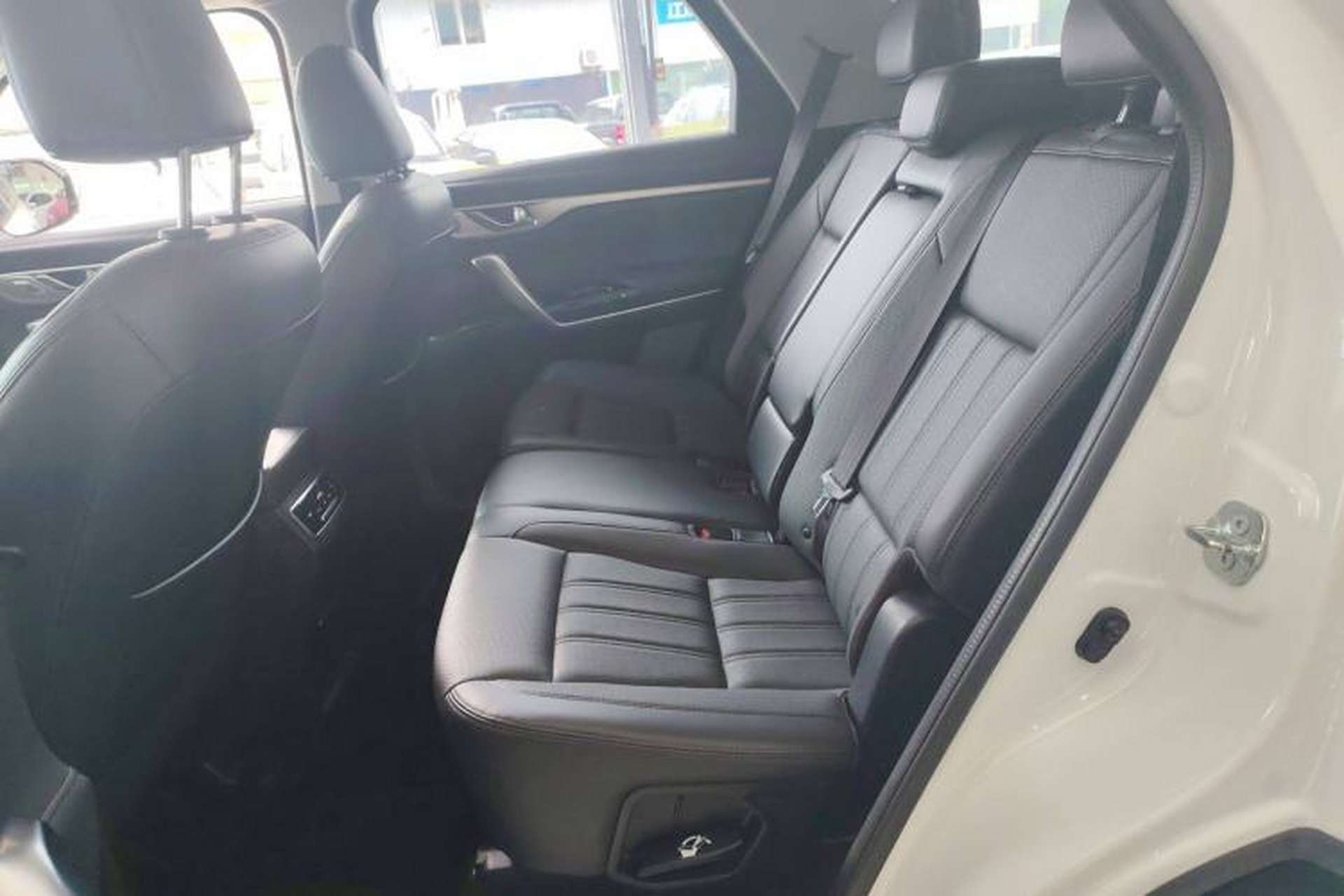 Used CHANGAN CS95 2021 2.0T Two-Wheel Drive Luxury Version Left Rear Seat